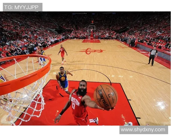 活塞与快船激战正酣2月3日精彩对决引发球迷热议