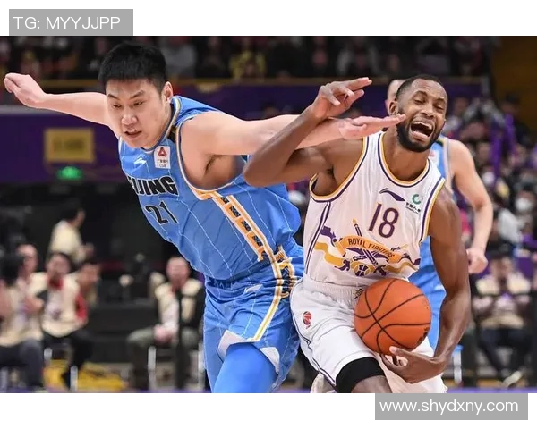 CBA辽宁队与广州队激战正酣球迷热议精彩表现与战术分析 CBA辽宁队与广州队激战正酣球迷热议精彩表现与战术分析
