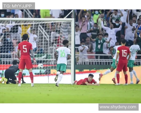 安郅与泰雷克的激烈对决揭示了足球战术的深度与魅力 安郅与泰雷克的激烈对决揭示了足球战术的深度与魅力