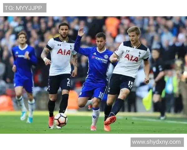 库尔图瓦:从守门员到传奇的足球之路与未来展望 库尔图瓦:从守门员到传奇的足球之路与未来展望