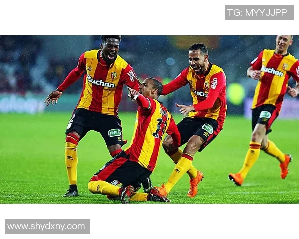 巴约纳与南特的激烈对决展现法甲球队的实力与魅力