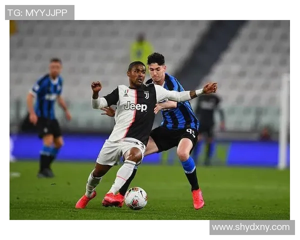 科斯塔与亨德森对决谁能在赛场上更胜一筹引发球迷热议