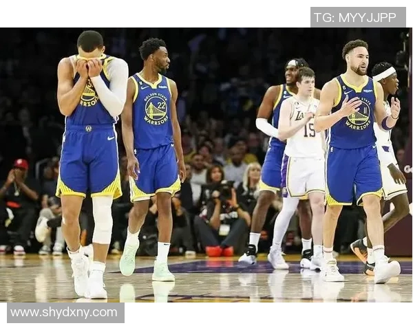 詹姆斯领衔对决活塞五虎的精彩瞬间与历史回顾